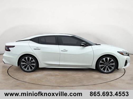White 2023 Nissan Maxima Platinum