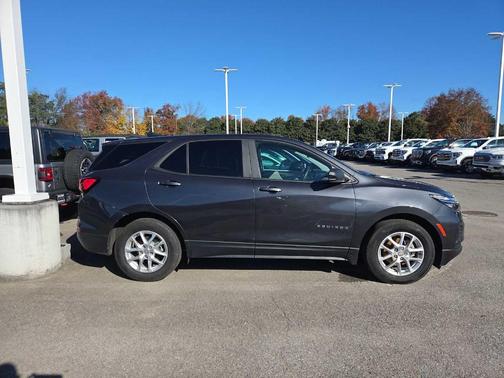 2022 Chevrolet Equinox LS