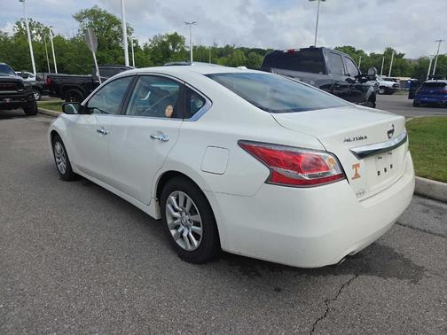 Solid White 2015 Nissan Altima 2.5 S