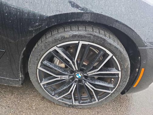 Black Sapphire Metallic 2021 BMW 540 i