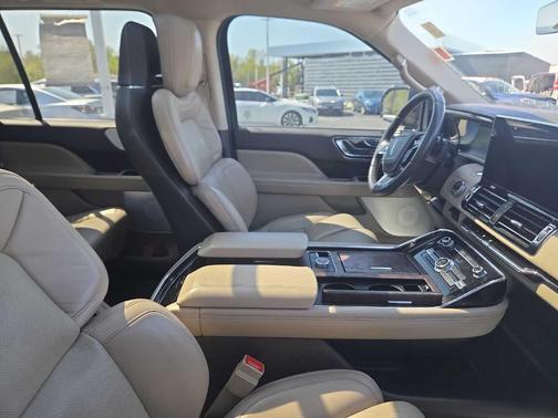 Infinite Black Metallic 2022 Lincoln Navigator Reserve