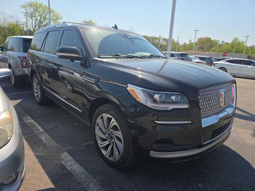 Infinite Black Metallic 2022 Lincoln Navigator Reserve