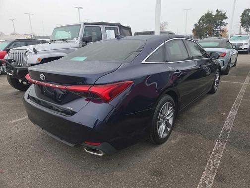 2022 Toyota Avalon XLE