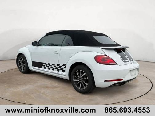 Pure White w/ Black Top 2019 Volkswagen Beetle 2.0T S