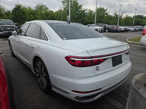 Glacier White Metallic 2024 Audi A8 L 55