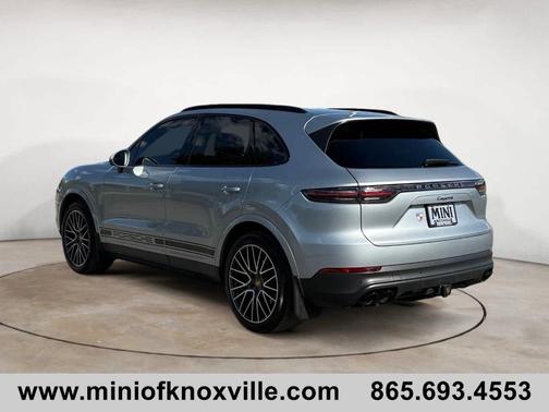 2021 Porsche Cayenne Base