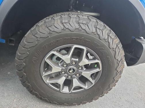Velocity Blue Metallic 2023 Ford Bronco Badlands
