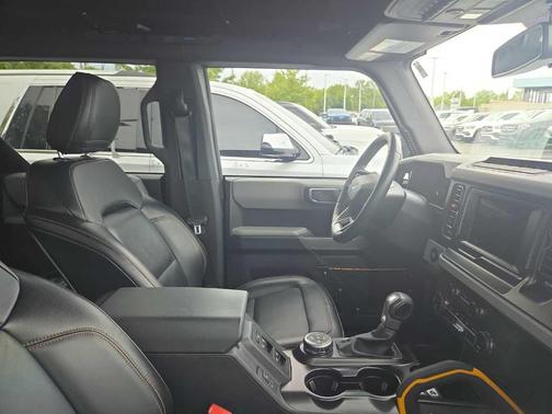 Velocity Blue Metallic 2023 Ford Bronco Badlands