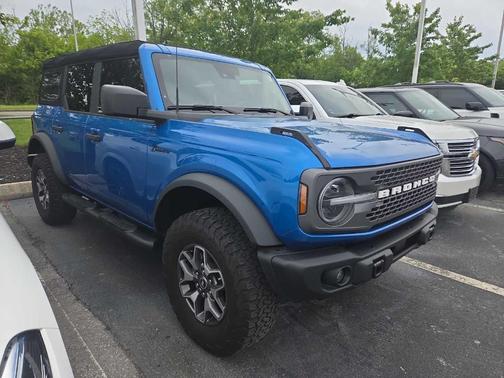 Velocity Blue Metallic 2023 Ford Bronco Badlands