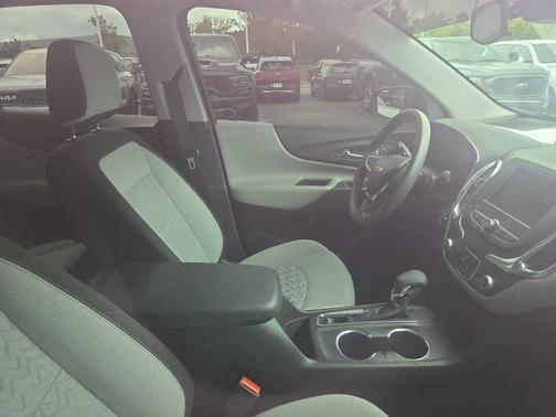 Mosaic Black Metallic 2024 Chevrolet Equinox LS
