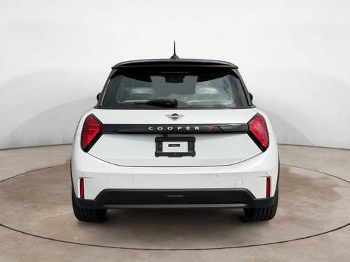 White Metallic 2026 MINI Hardtop S