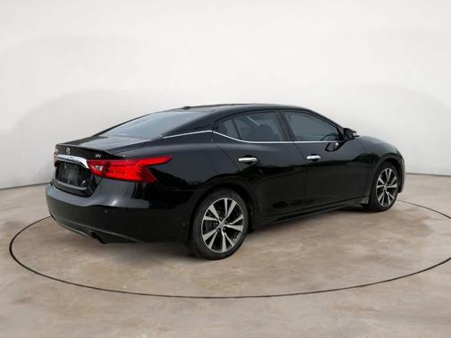 Black 2016 Nissan Maxima 3.5 SV