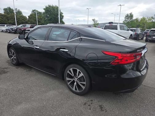 Black 2016 Nissan Maxima 3.5 SV