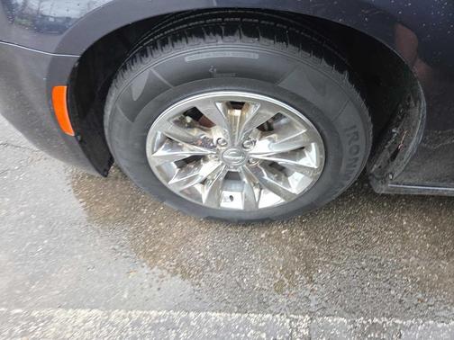 2015 Chrysler 300 Limited