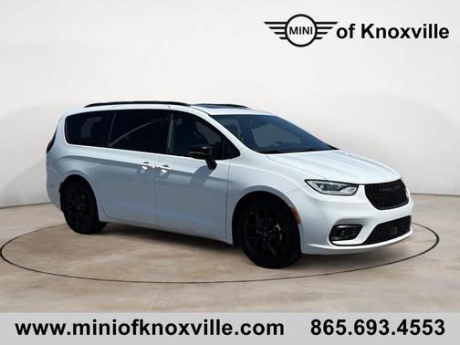 Bright White Clearcoat 2025 Chrysler Pacifica Limited