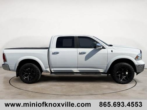 Bright White Clearcoat 2019 RAM 1500 Classic Laramie