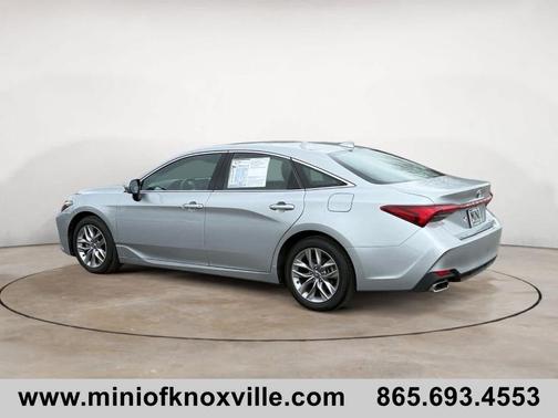 2022 Toyota Avalon XLE