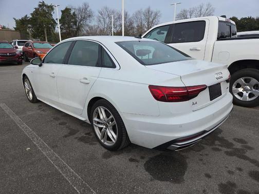 2023 Audi A4 45 S line quattro Premium