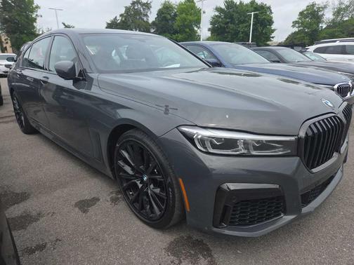Gray Metallic 2022 BMW 750 i xDrive