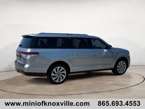Silver Radiance Metallic 2024 Lincoln Navigator L Reserve