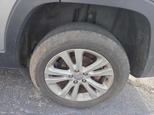 2015 Jeep Cherokee Sport