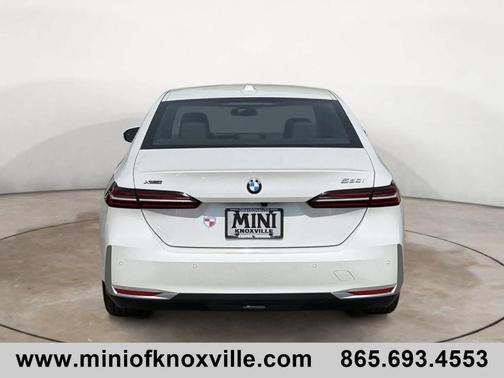 White 2025 BMW 530 i xDrive