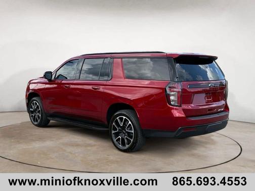 2023 Chevrolet Suburban RST