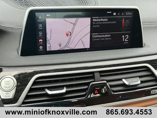 Black Sapphire Metallic 2022 BMW 740 i
