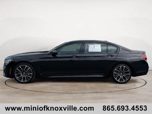Black Sapphire Metallic 2022 BMW 740 i