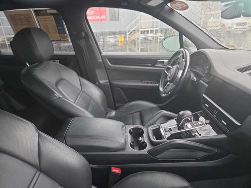 2020 Porsche Cayenne Base