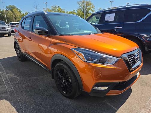 2019 Nissan Kicks SR