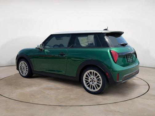 British Racing Green IV Metallic 2026 MINI Hardtop S