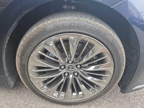 2022 Lexus LS 500 Base