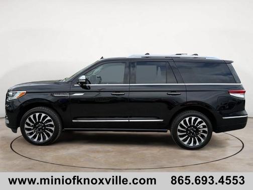 Infinite Black Metallic 2023 Lincoln Navigator Black Label