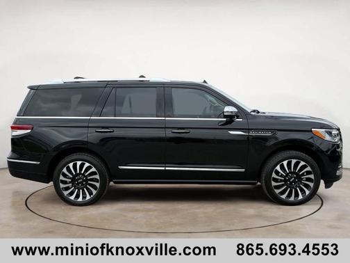 Infinite Black Metallic 2023 Lincoln Navigator Black Label