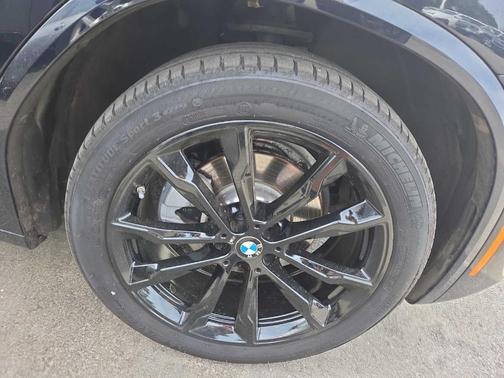 Carbon Black Metallic 2024 BMW X3 sDrive30i