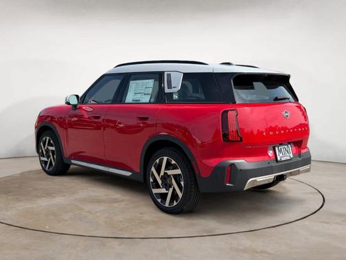 Chili Pepper Red 2026 MINI Countryman S
