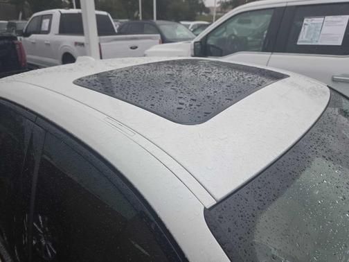 2023 BMW 330 i xDrive