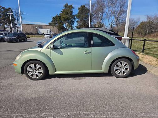 2008 Volkswagen New Beetle S