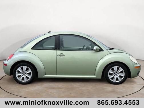 2008 Volkswagen New Beetle S