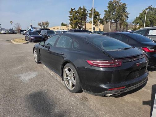 2018 Porsche Panamera 4