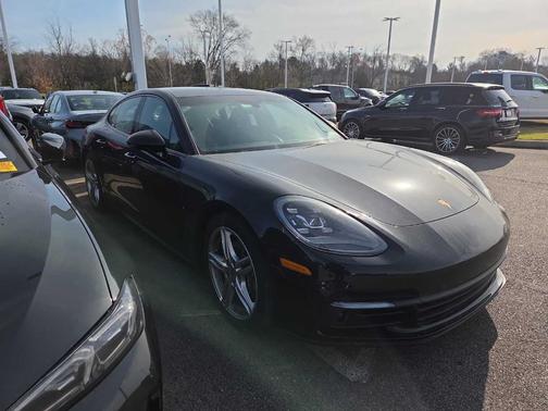 2018 Porsche Panamera 4