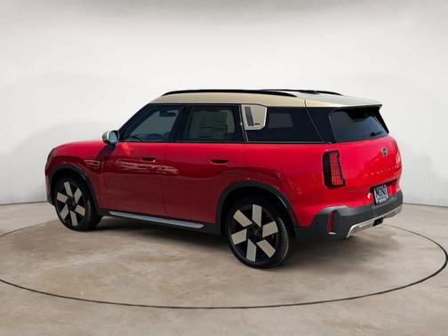 Chili Pepper Red 2026 MINI Countryman S