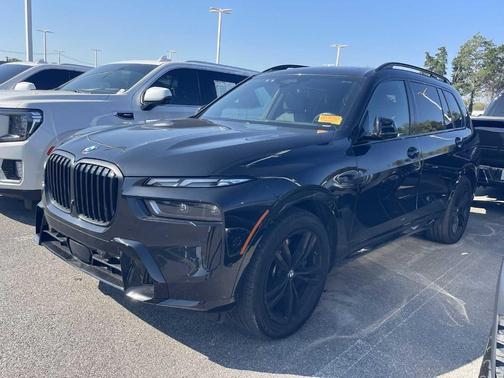 Black Sapphire Metallic 2025 BMW X7 xDrive40i