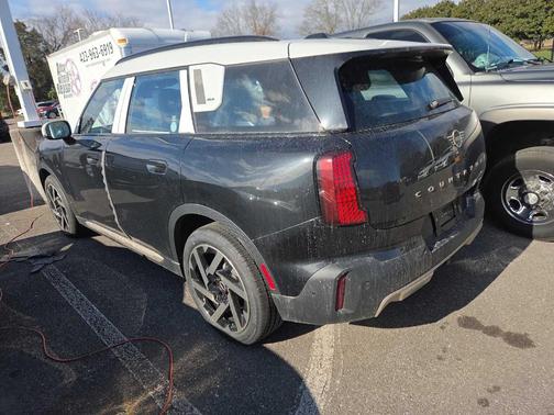 Midnight Black 2026 MINI Countryman S