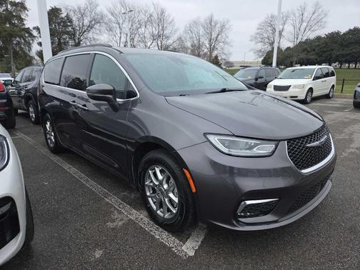 2022 Chrysler Pacifica Touring