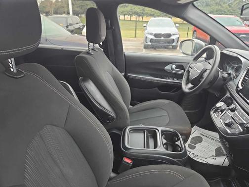 2022 Chrysler Pacifica Touring