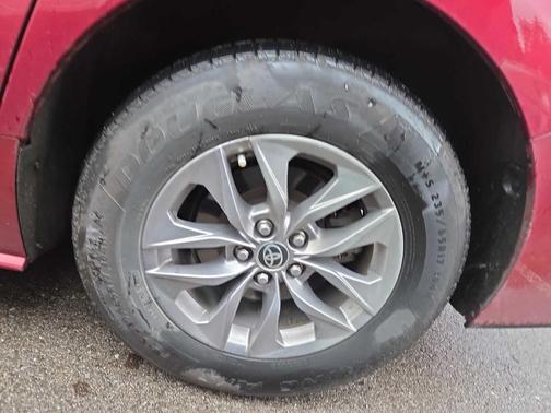 2021 Toyota Sienna LE