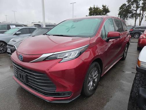 2021 Toyota Sienna LE