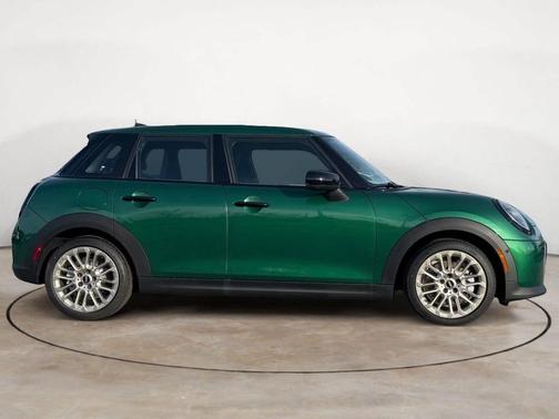 2025 MINI Hardtop C Signature Trim